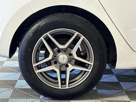 2015-Hyundai-Grand-i10-125-Fluid-Auto_19