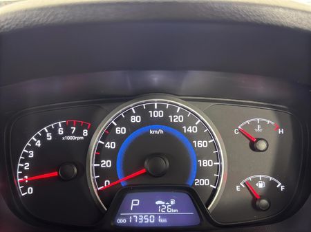2015-Hyundai-Grand-i10-125-Fluid-Auto_7