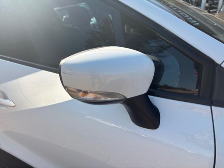2018-Renault-Clio-IV-12T-Expression-Auto-5-dr-88kW_9