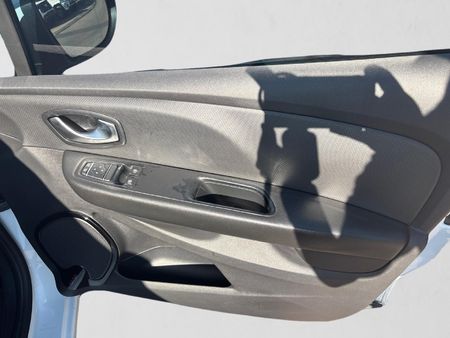 2018-Renault-Clio-IV-12T-Expression-Auto-5-dr-88kW_14