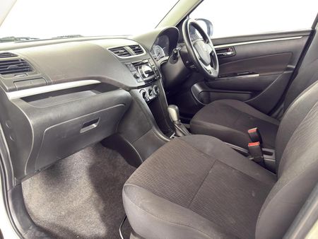 2017-Suzuki-Swift-12-GL-Auto_9