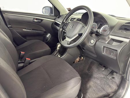 2017-Suzuki-Swift-12-GL-Auto_10