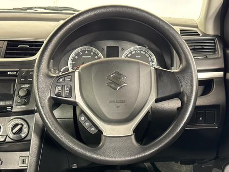 2017-Suzuki-Swift-12-GL-Auto_13