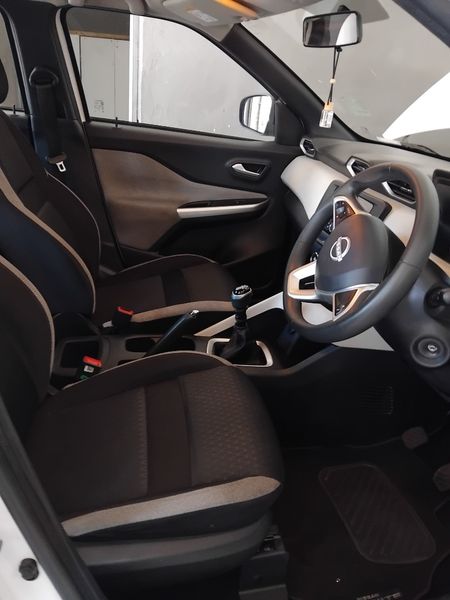 2024-Nissan-Magnite-10-Acenta_5