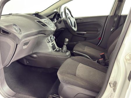 2017-Ford-Fiesta-14-Ambiente-5-dr_9
