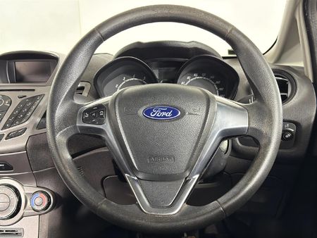 2017-Ford-Fiesta-14-Ambiente-5-dr_11