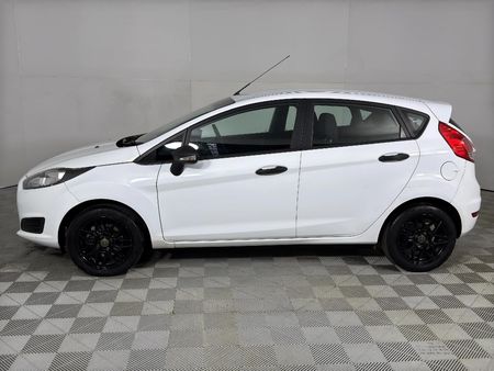 2017-Ford-Fiesta-14-Ambiente-5-dr_5