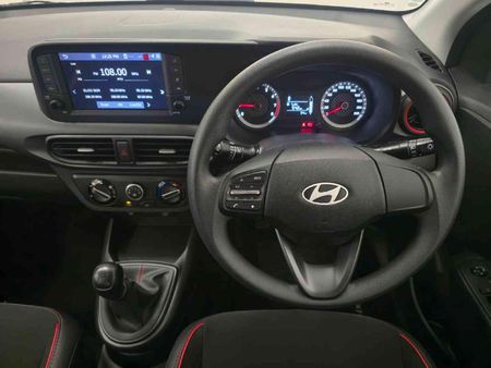2025-Hyundai-Grand-i10-10-Motion_12