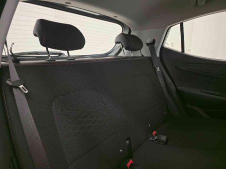 2025-Hyundai-Grand-i10-10-Motion_15