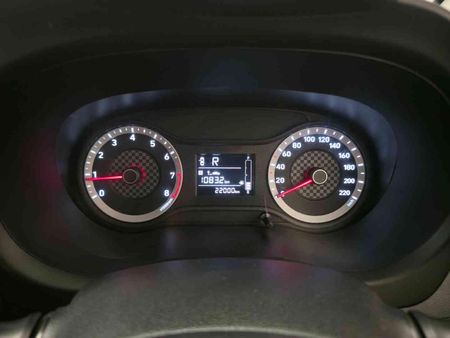 2025-Hyundai-Grand-i10-10-Motion_20