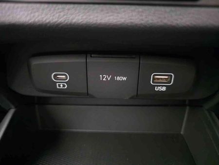 2025-Hyundai-Grand-i10-10-Motion_23