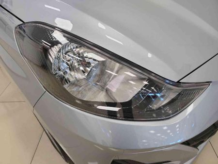 2025-Hyundai-Grand-i10-10-Motion_28