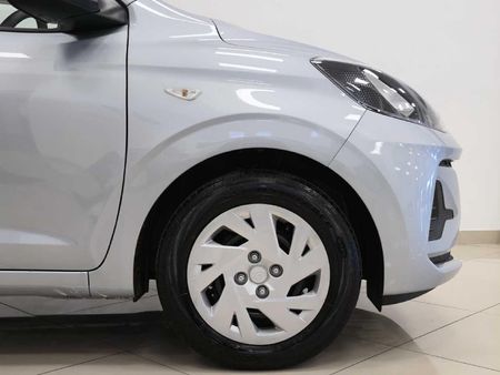 2025-Hyundai-Grand-i10-10-Motion_6
