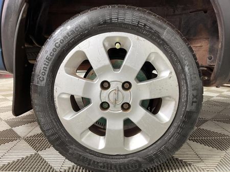 2011-Opel-Corsa-Utility-14-Club_11
