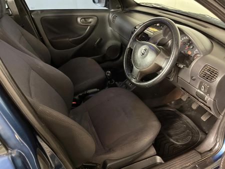 2011-Opel-Corsa-Utility-14-Club_7
