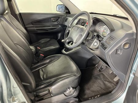 2009-Hyundai-Tucson-20-GLS_10