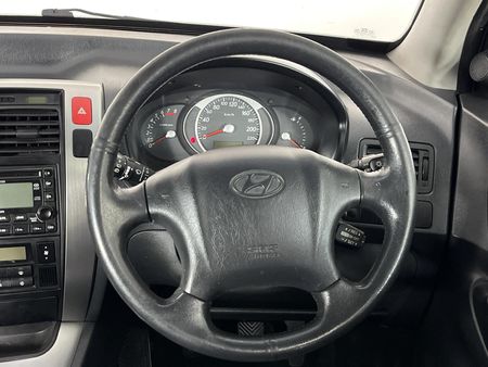 2009-Hyundai-Tucson-20-GLS_12