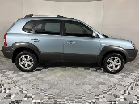 2009-Hyundai-Tucson-20-GLS_3