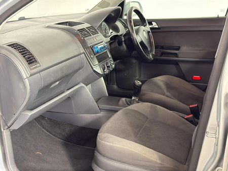 2008-Volkswagen-Polo-Classic-19-TDI-Highline_9