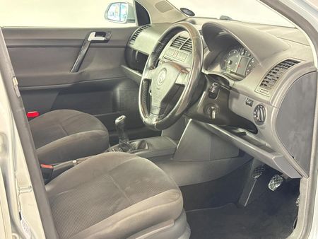 2008-Volkswagen-Polo-Classic-19-TDI-Highline_10