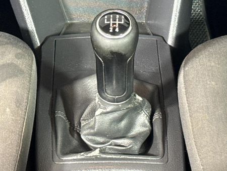 2008-Volkswagen-Polo-Classic-19-TDI-Highline_11