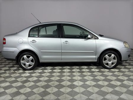 2008-Volkswagen-Polo-Classic-19-TDI-Highline_3
