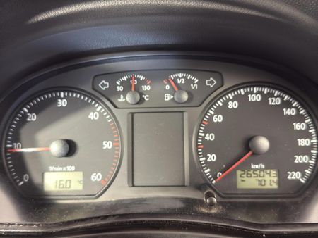 2008-Volkswagen-Polo-Classic-19-TDI-Highline_7