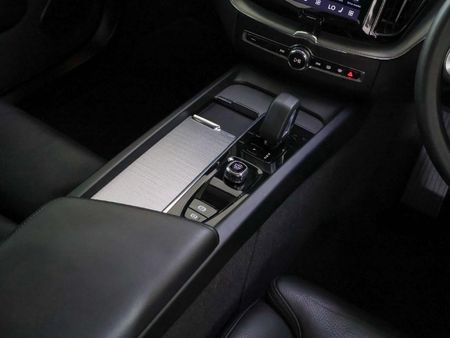 2023-Volvo-XC60-B5-Ultimate-Bright-Geartronic-AWD_28