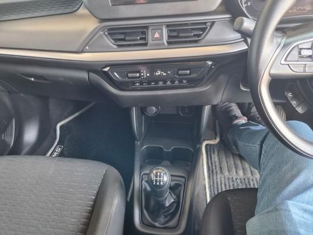 2026-Suzuki-Swift-12-GL_15