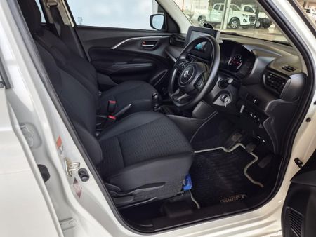 2026-Suzuki-Swift-12-GL_16