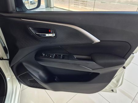 2026-Suzuki-Swift-12-GL_17