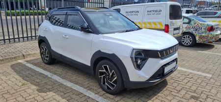 2024-Mahindra-XUV-3XO-12T-AX7L_3