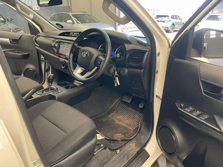 2018-Toyota-Hilux-24-GD-6-Raised-Body-SRX-Auto-Double-Cab_4