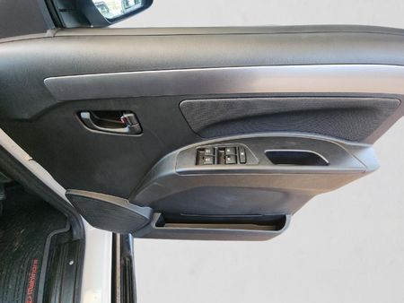 2026-Mahindra-Pik-Up-22-mHawk-S11-Auto-Double-Cab_14