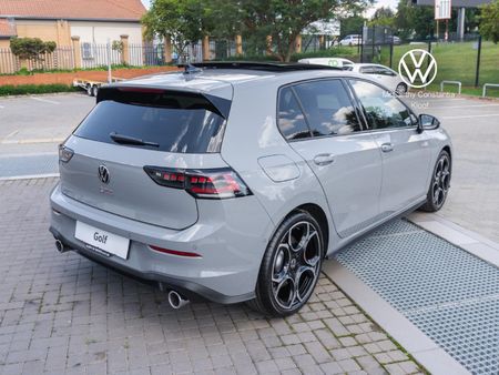 2026-Volkswagen-Golf-8-GTI-20-TSI-DSG_8