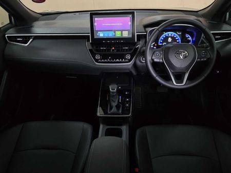 2026-Toyota-Corolla-Cross-18-XS-Hybrid_10