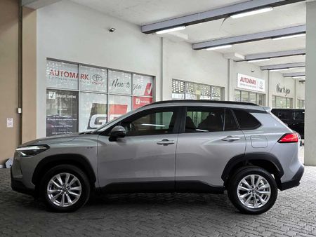 2026-Toyota-Corolla-Cross-18-XS-Hybrid_14