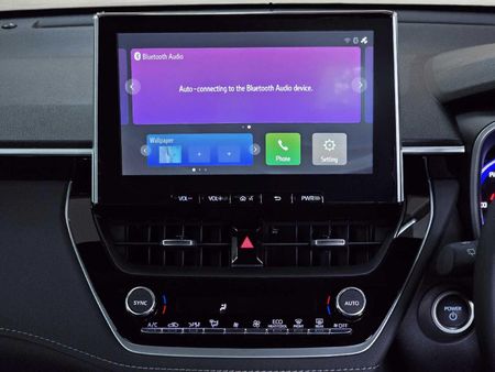 2026-Toyota-Corolla-Cross-18-XS-Hybrid_16