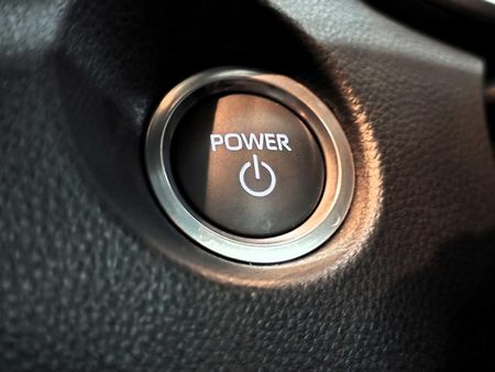 2026-Toyota-Corolla-Cross-18-XS-Hybrid_5
