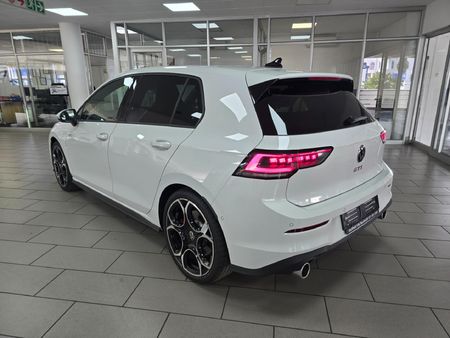 2026-Volkswagen-Golf-8-GTI-20-TSI-DSG_5