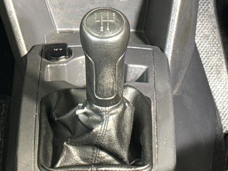 2012-Volkswagen-Polo-Vivo-14-Blueline_11