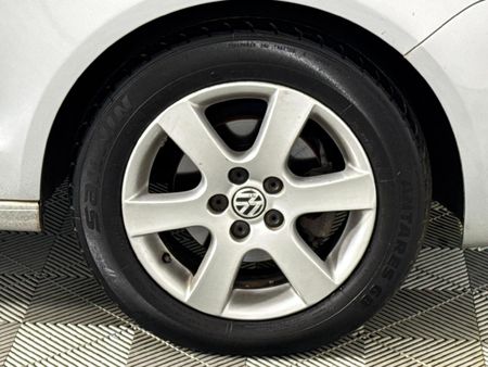 2012-Volkswagen-Polo-Vivo-14-Blueline_17