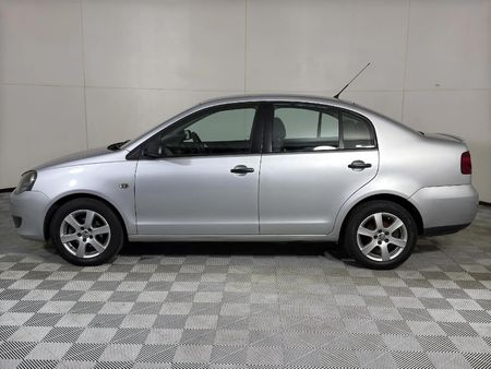 2012-Volkswagen-Polo-Vivo-14-Blueline_5