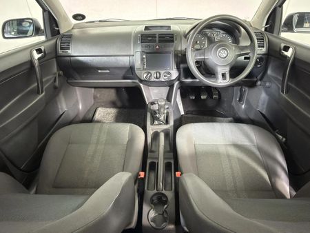 2012-Volkswagen-Polo-Vivo-14-Blueline_6