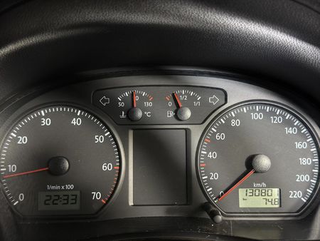 2012-Volkswagen-Polo-Vivo-14-Blueline_7