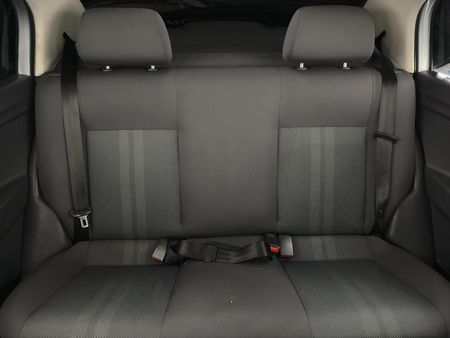 2012-Volkswagen-Polo-Vivo-14-Blueline_8