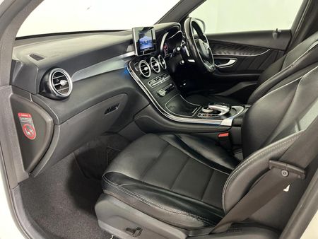 2018-Mercedes-Benz-GLC-220d_9