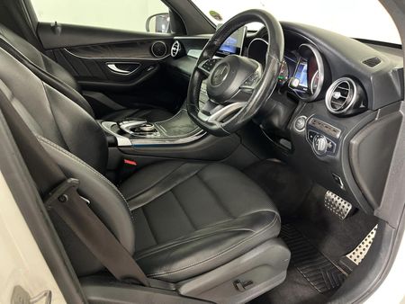 2018-Mercedes-Benz-GLC-220d_10
