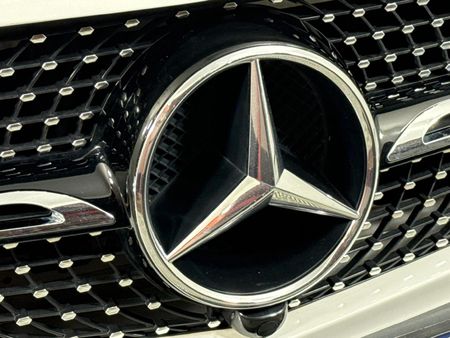 2018-Mercedes-Benz-GLC-220d_12