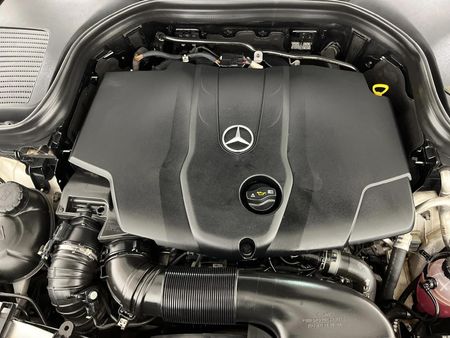 2018-Mercedes-Benz-GLC-220d_15